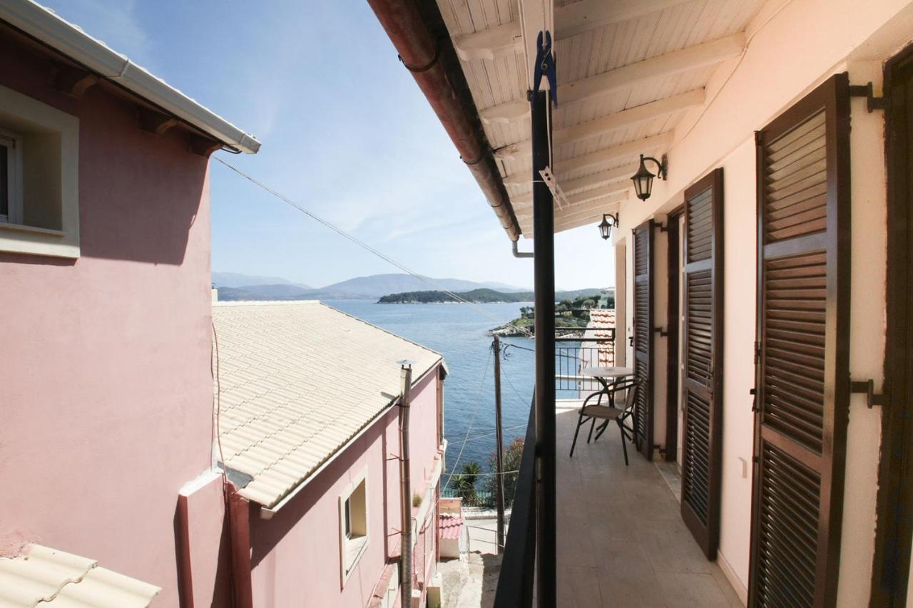 Gabriela'S Seaside House Villa Kassiopi Exterior photo
