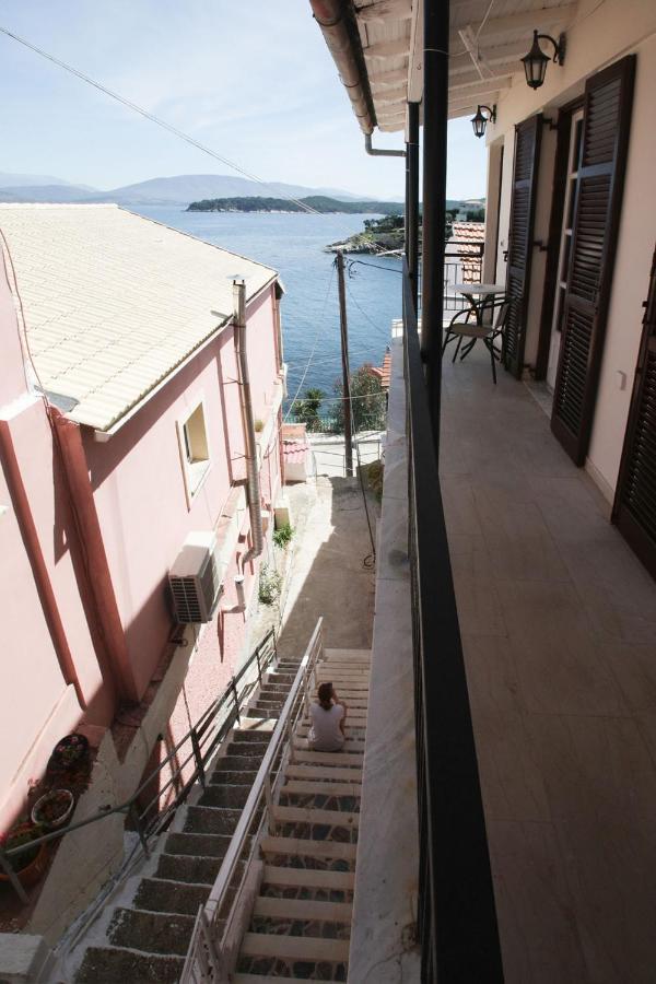 Gabriela'S Seaside House Villa Kassiopi Exterior photo